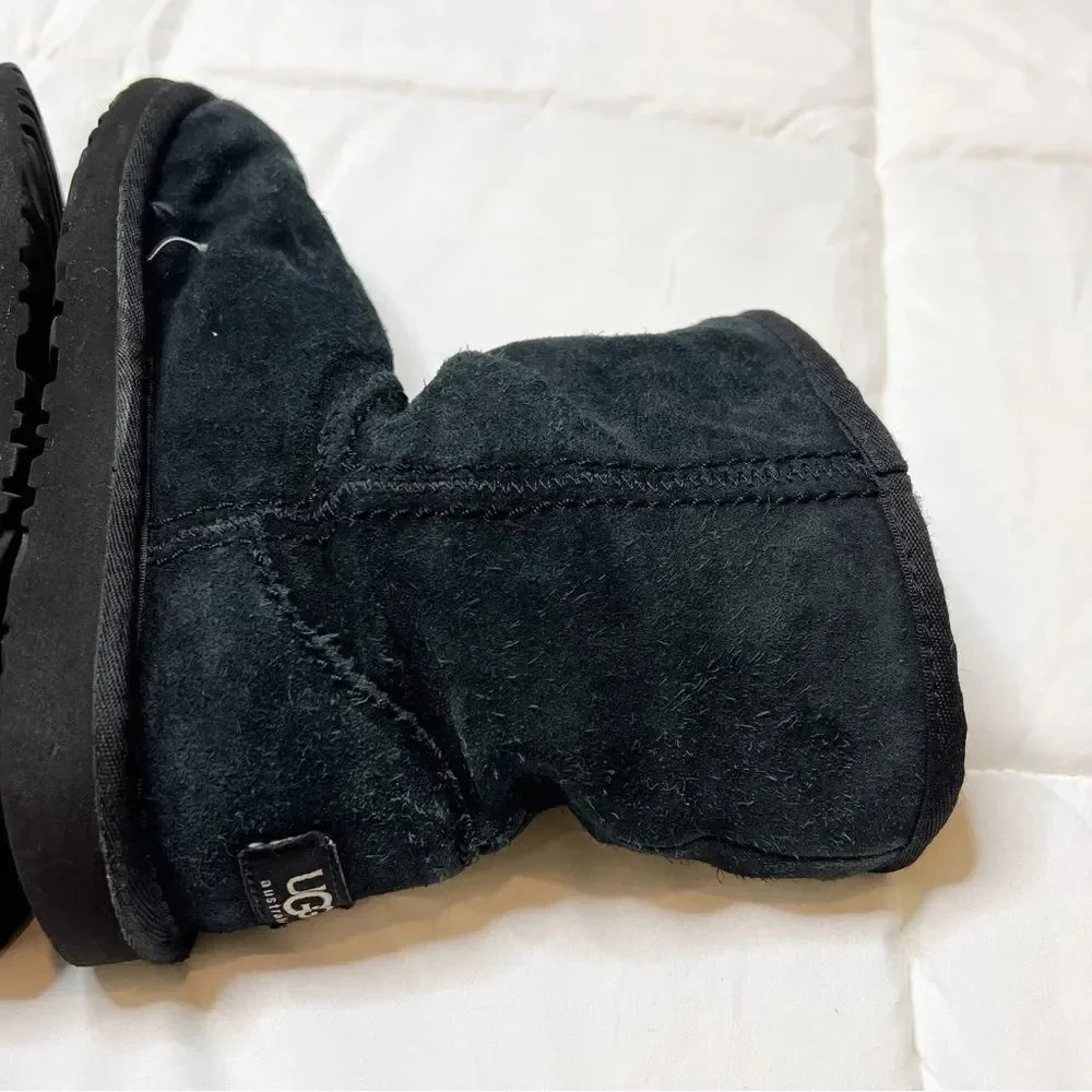 Girl's Ugg Black Suede Tassel Short Boots